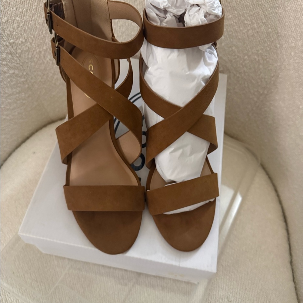 Scoop Women’s Strappy Brown Suede Block Heel Sandals